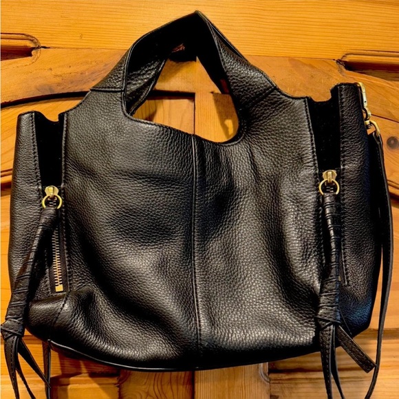 Elegant Black Leather Tote Bag - Picture 1 of 8
